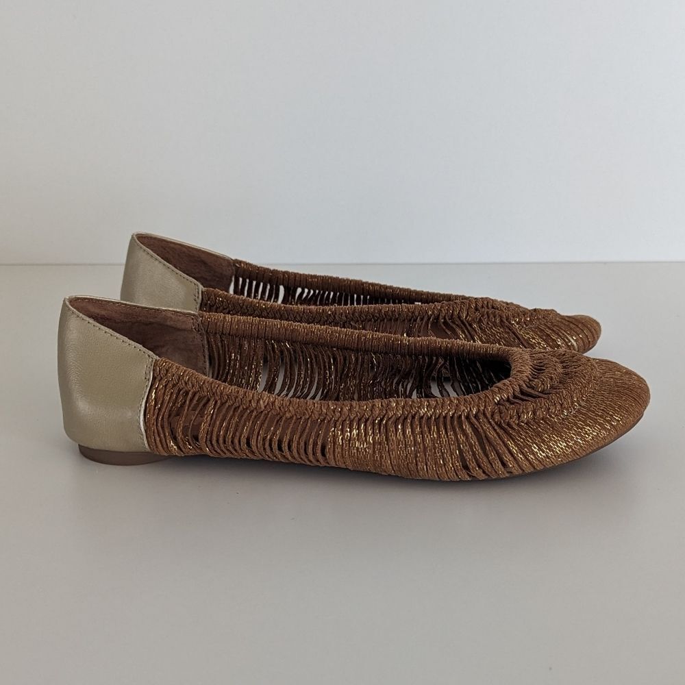 Lucky Brand Round Toe Flats Gold Woven Women's 8